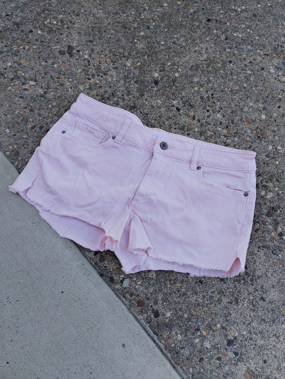 DL1961 Women's Pink Denim Shorts size 29